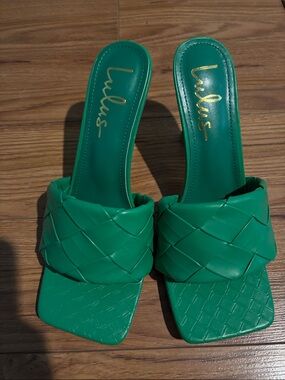 NWT Lulus Heels